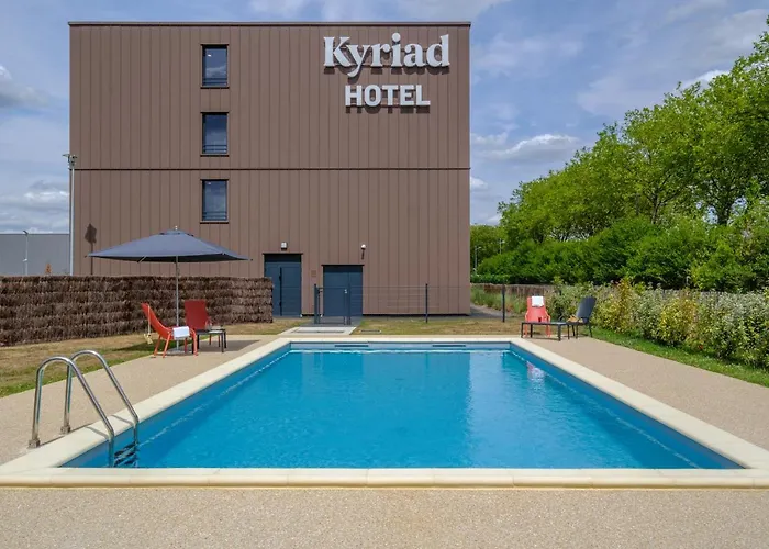 Kyriad Tours Sud - Ballan Mire